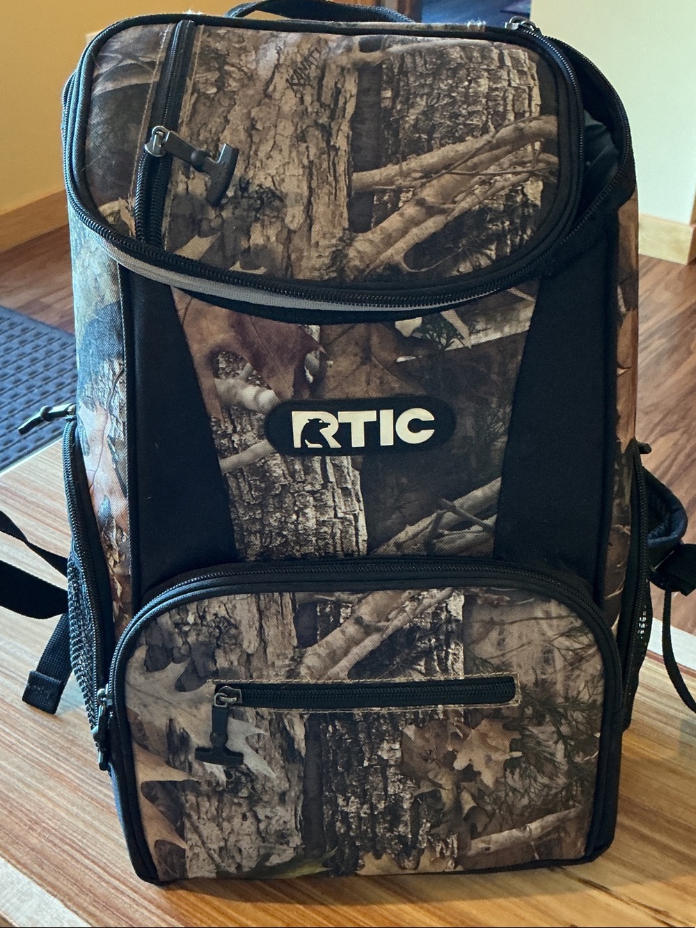 RTIC Men's Camo Backpack Cooler - Brown/Black